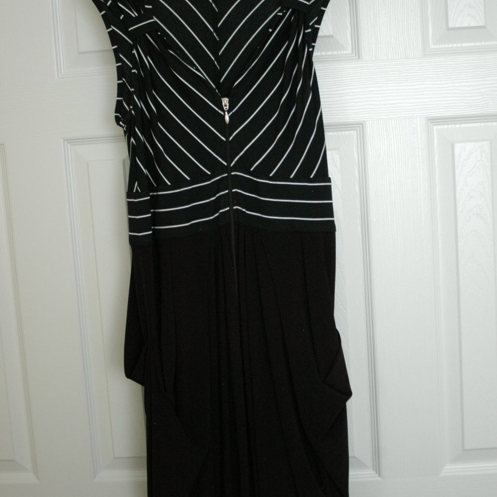 Joseph Ribkoff size 12 new with tag black and white sleeveless dress